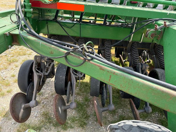 john-deere-1590-image-55