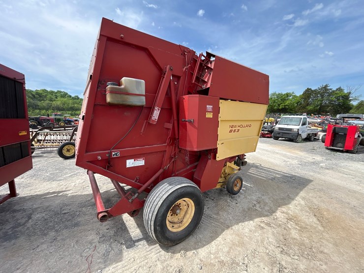 new-holland-853-image-6