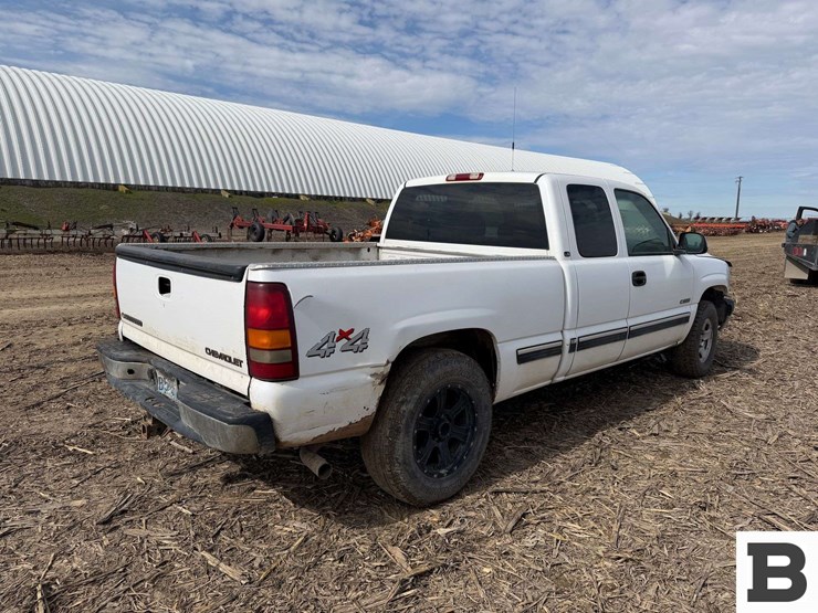 2002-chevrolet-silverado-1500-image-6