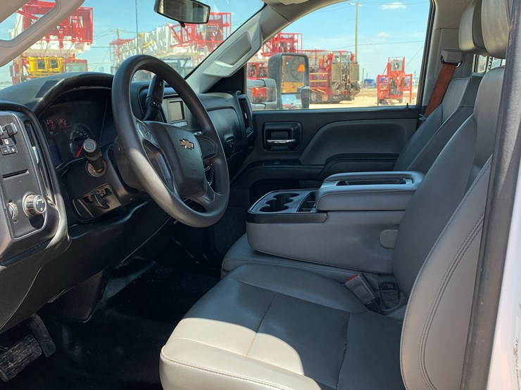 2022-chevrolet-silverado-6500hd-image-9