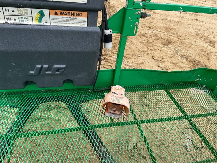 2016-jlg-400s-image-40
