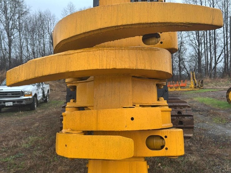 2010-tigercat-lx822c-image-12