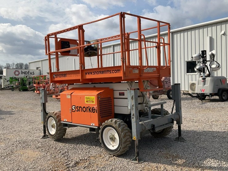#400-•-2017-snorkel-4wd-rough-terrain-27'-scissor-lift-image-4