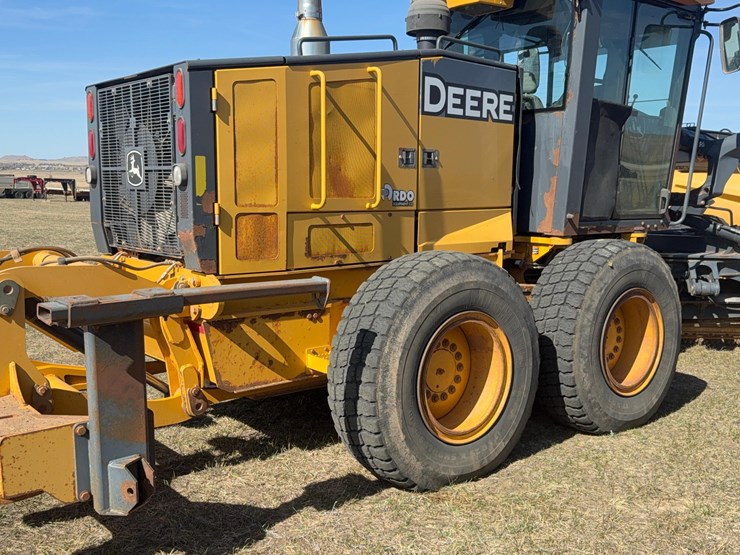 2018-deere-772g-image-31