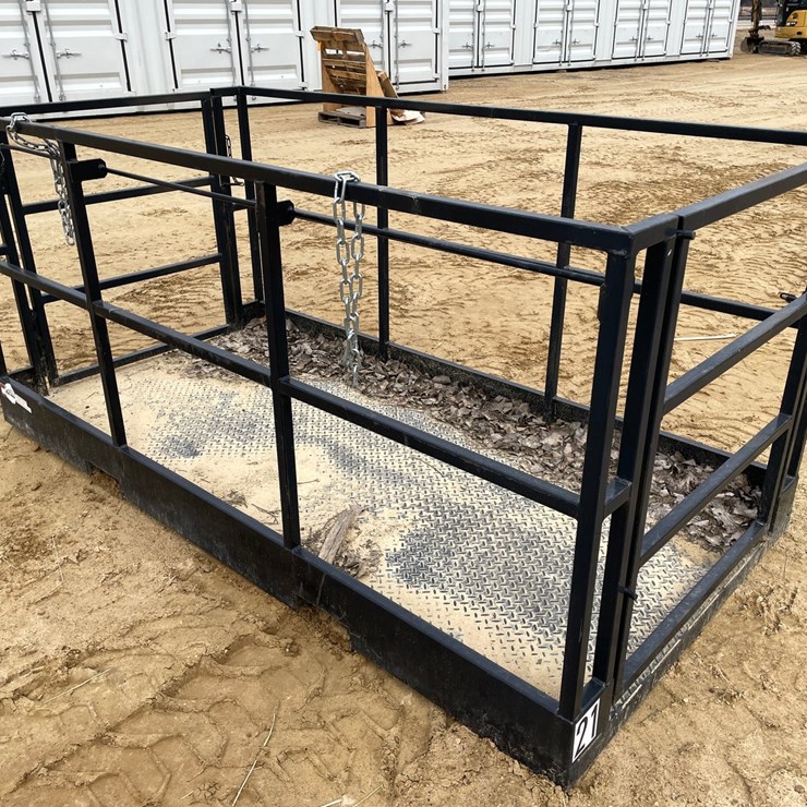 #7532 • 8' Work Platform with Fork Pockets