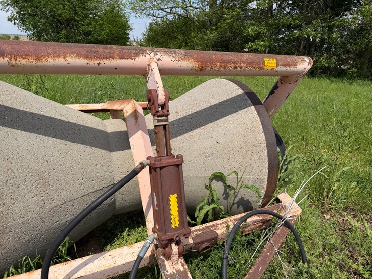 #45277-•-concrete-levee-packer-image-22