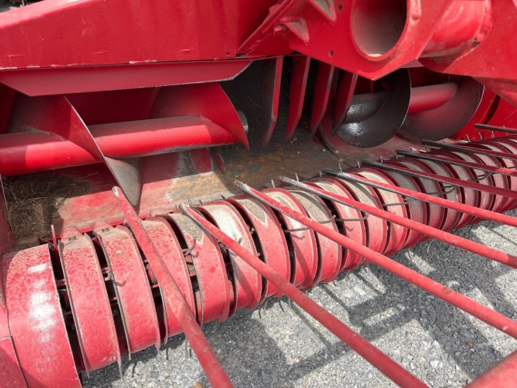 massey-ferguson-1835-image-8