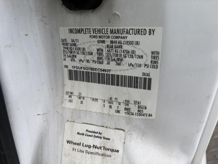 2011-ford-f550-image-16