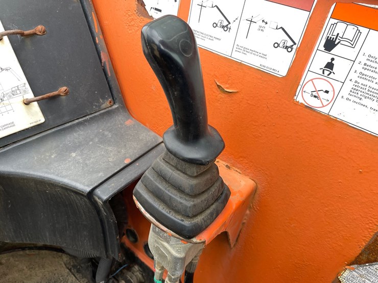 2005-jlg-g9-43a-image-56