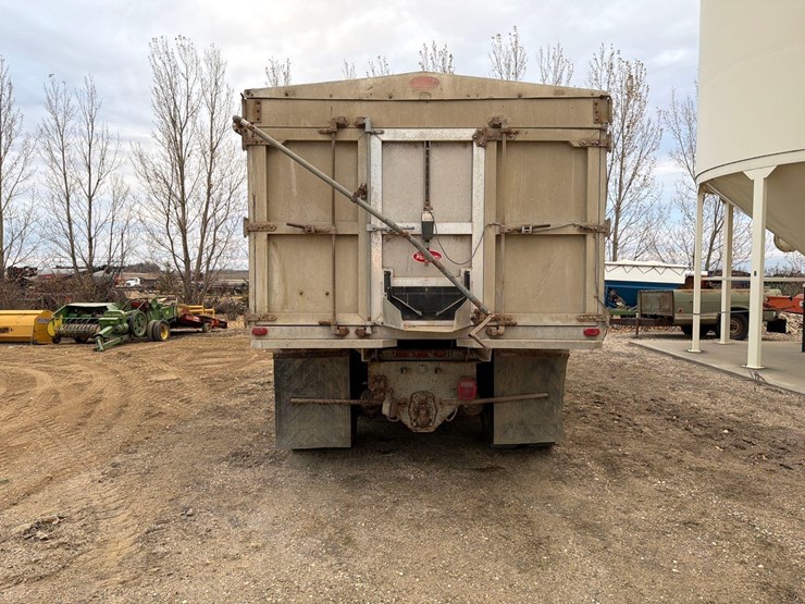 1979-international-f227-image-4