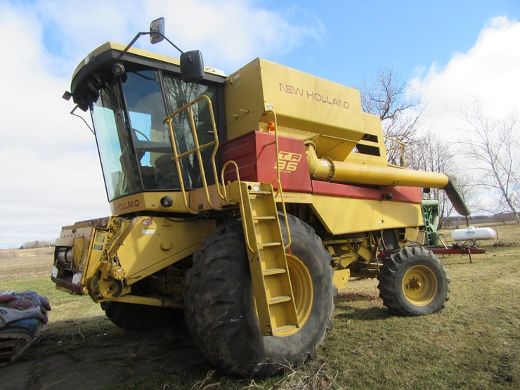 new-holland-tr96-image-1