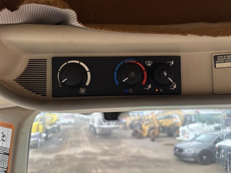 2008-john-deere-7130-image-44