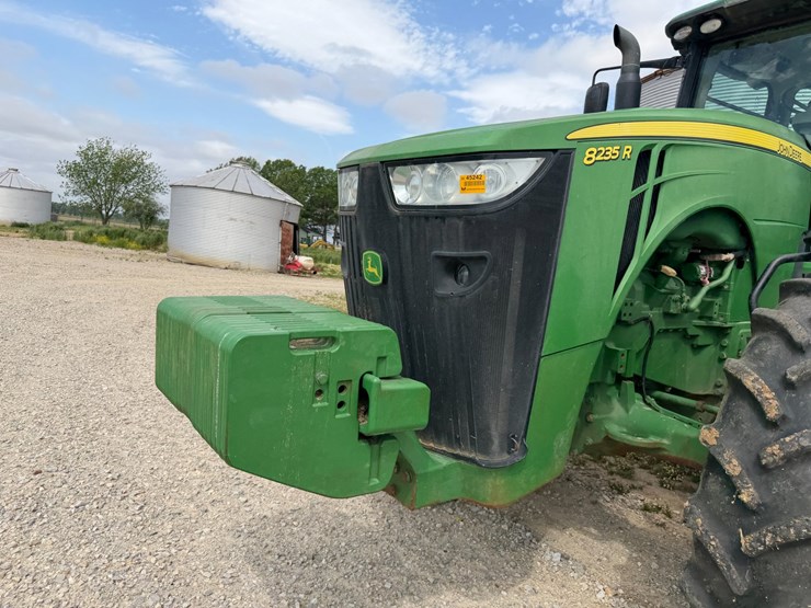 2012-john-deere-8235r-image-33