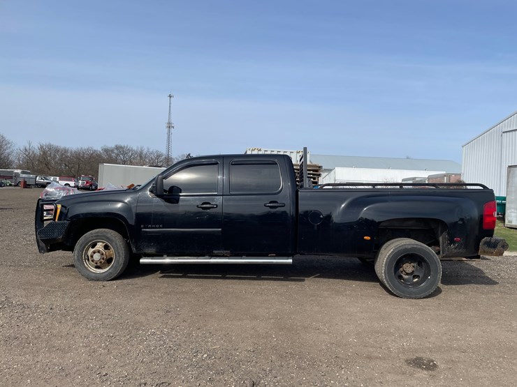 2008-gmc-3500hd-image-8