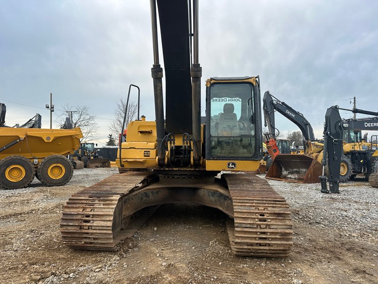 2013-deere-350g-lc-image-9