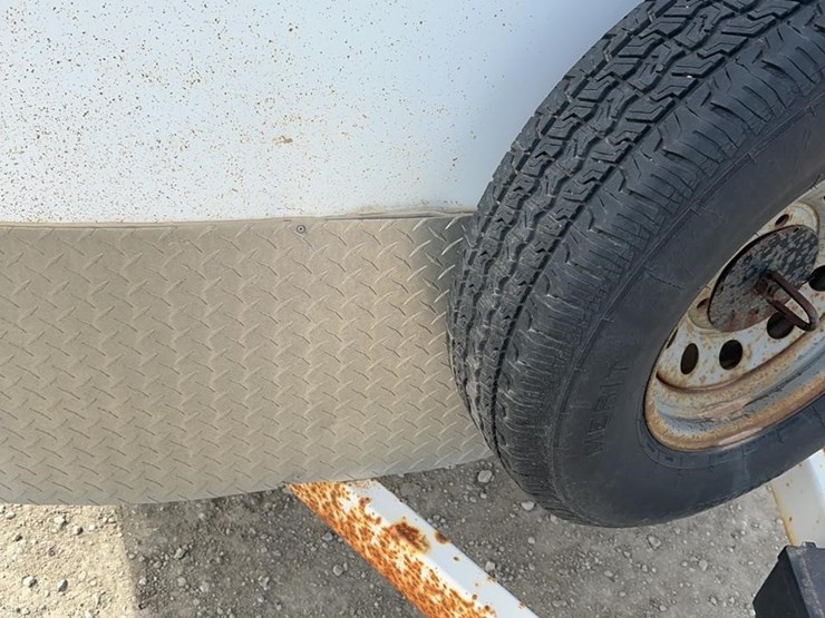 2001-cm-trailers-image-8