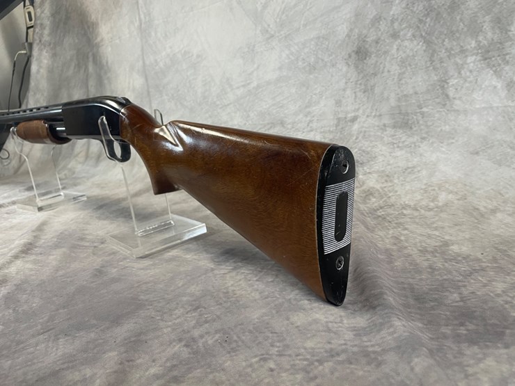 #4115-•-mossberg,-20-ga.-pump-action-shotgun,-sn:-c380887-image-10