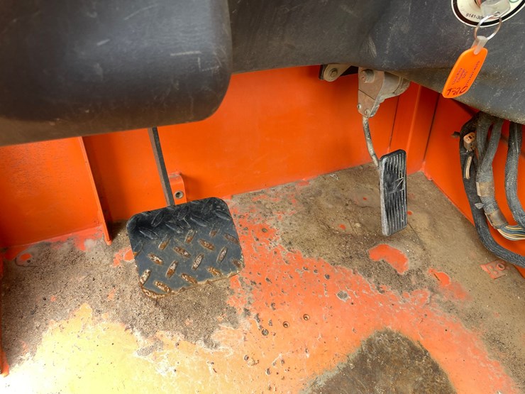 2014-jlg-g9-43a-image-68