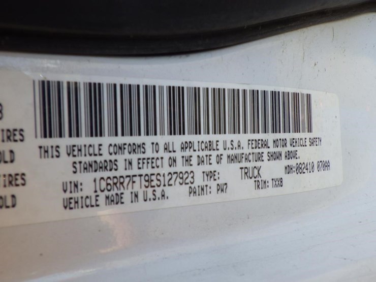 2014-dodge-1500-image-17