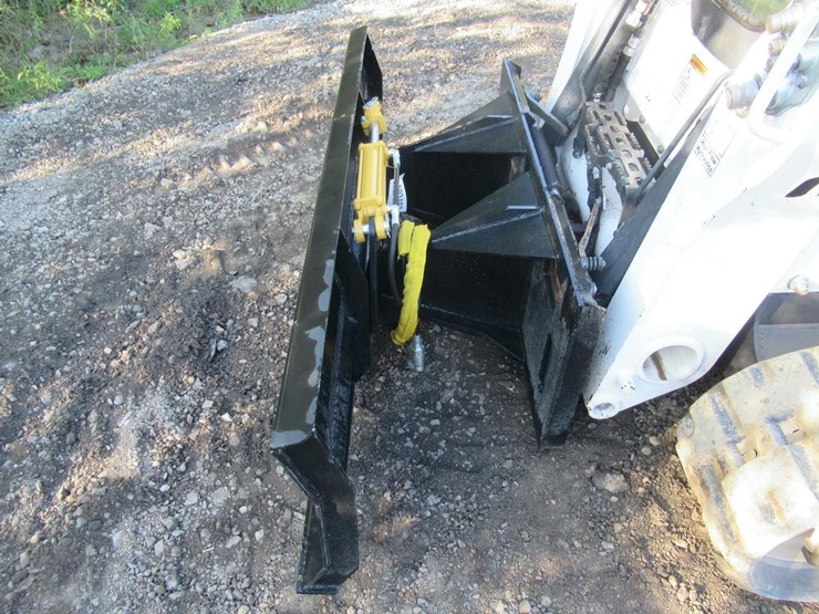 wildcat-72"-skid-steer-dozer-blade-image-2
