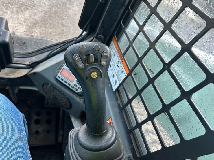 2017-bobcat-t770-image-21