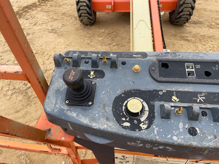 jlg-400s-image-40