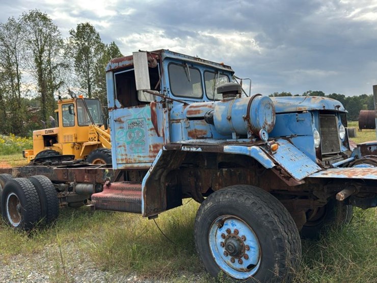 1969-caterpillar-3208-image-1