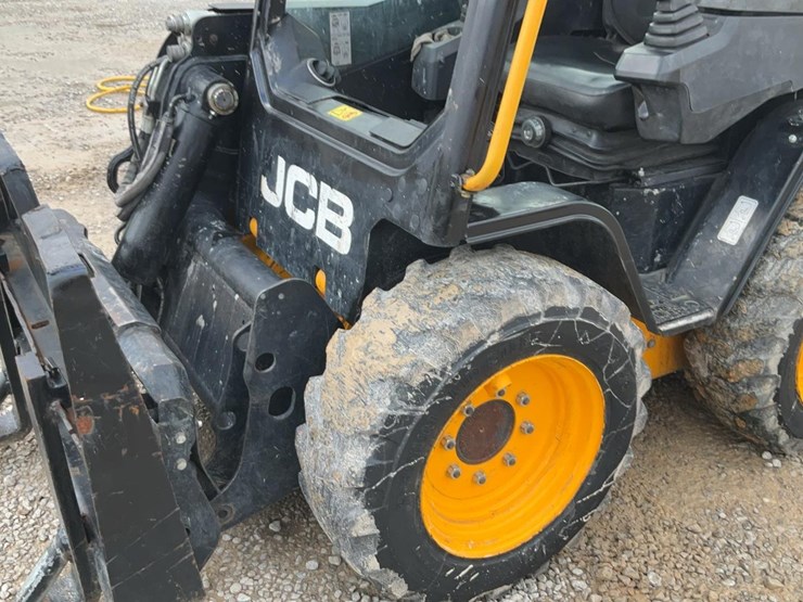 2021-jcb-215-image-22