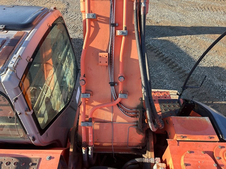 2021-hitachi-zx225-image-36