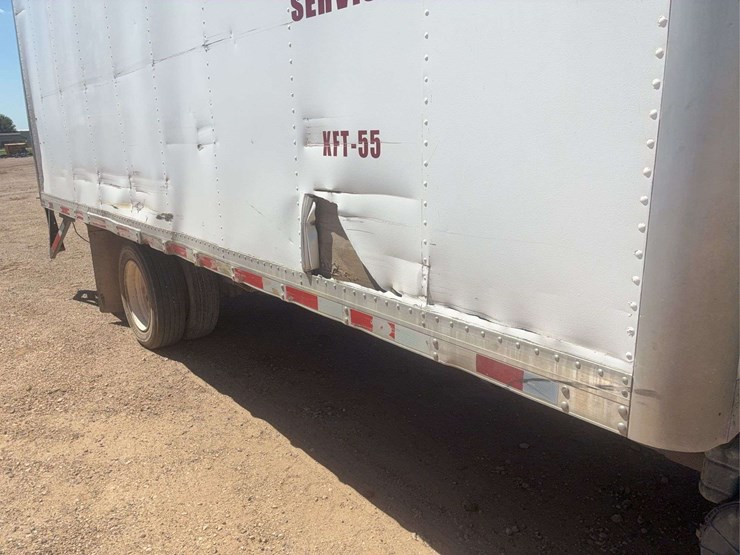 2006-isuzu-nqr-image-11