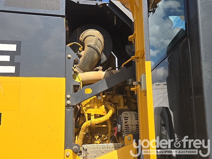 2019-deere-670g-image-89