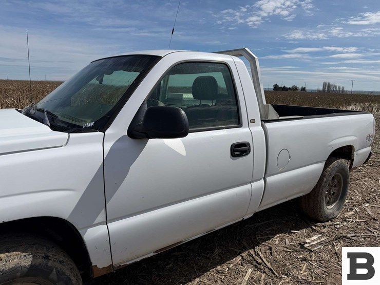 2005-chevrolet-silverado-1500-image-10