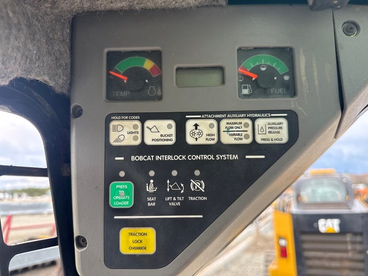 bobcat-t300-image-30