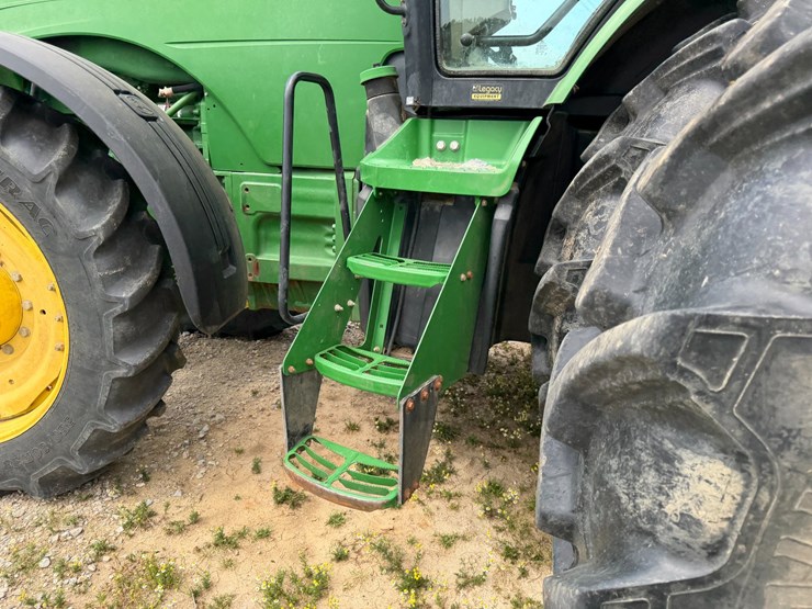 2012-john-deere-8235r-image-29