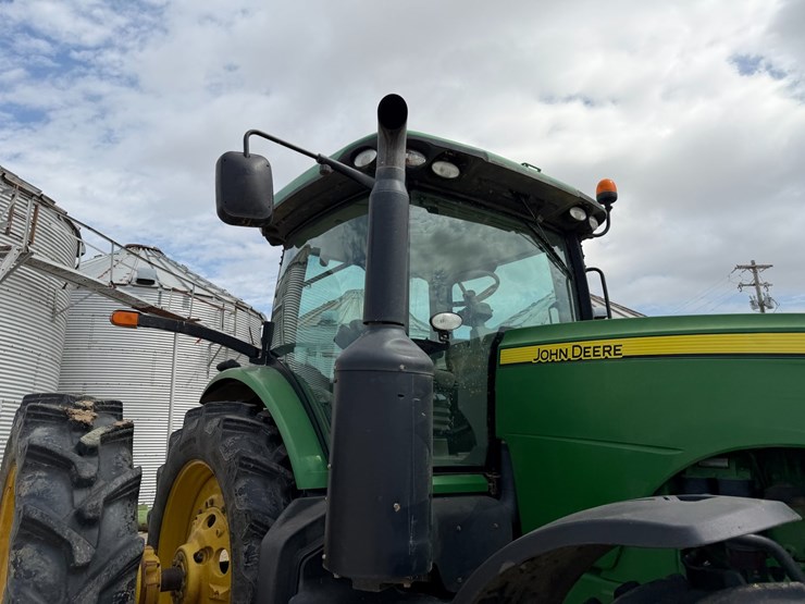 2012-john-deere-8235r-image-38