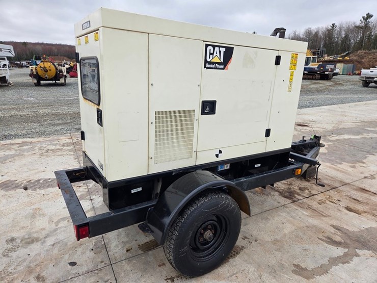 2011-caterpillar-xq20-image-5