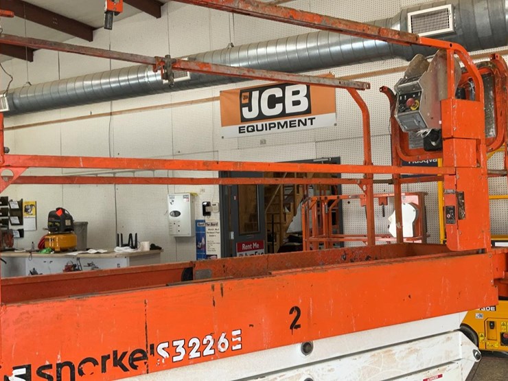 #404-•-2019-snorkel-26'-scissor-lift-image-15