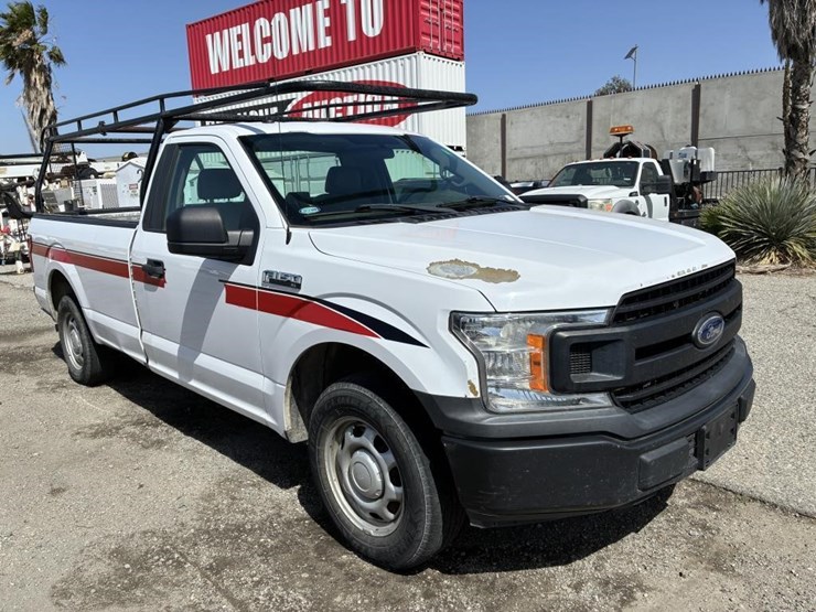 2018-ford-f150-xl-image-2