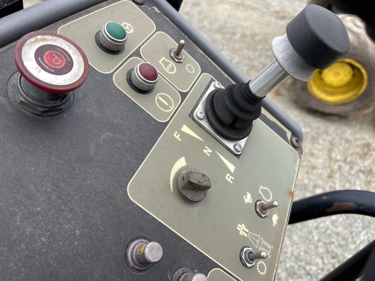 caterpillar-ap-600d-image-38