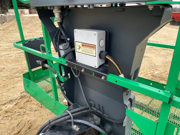 2016-jlg-400s-image-30