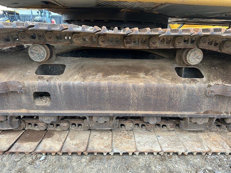 2013-deere-350g-lc-image-50