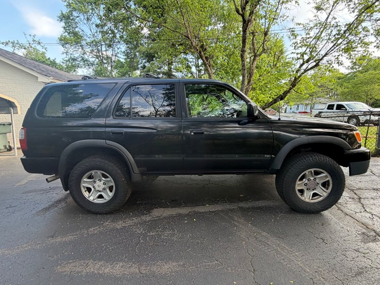1999-toyota-4-runner-image-6