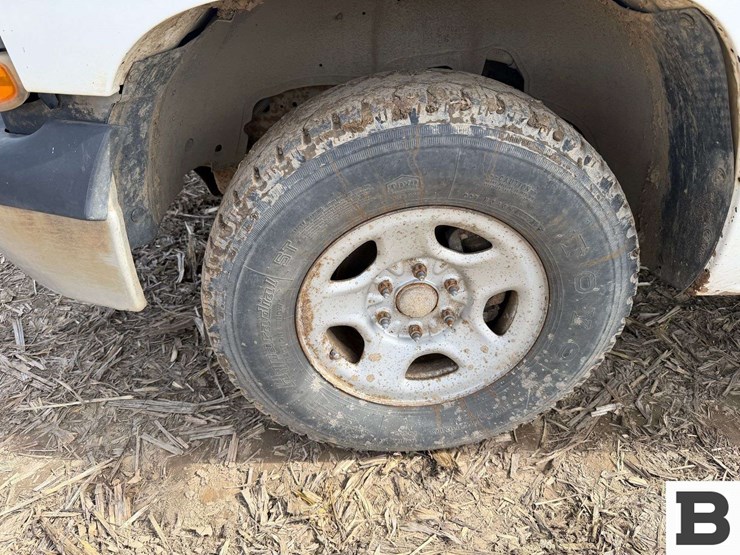 2002-chevrolet-silverado-1500-image-11