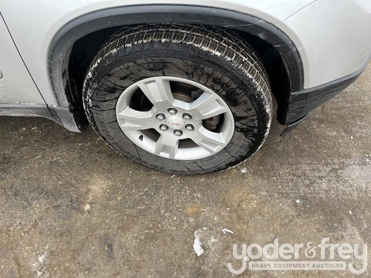 2012-gmc-acadia-image-9