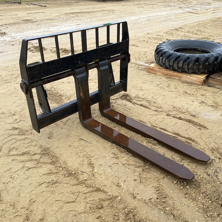 #7554 • Geni 5519 Quick Attach Mast with Forks