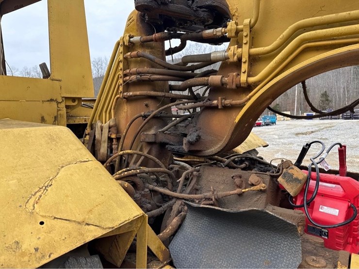 caterpillar-613b-image-4