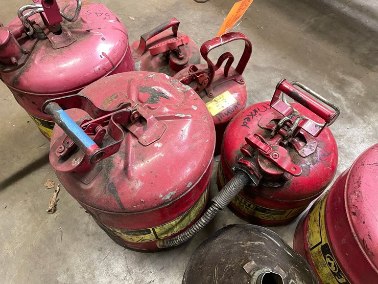 #2579-•-metal-fuel-cans-(columbia-heights,-mn)-image-6