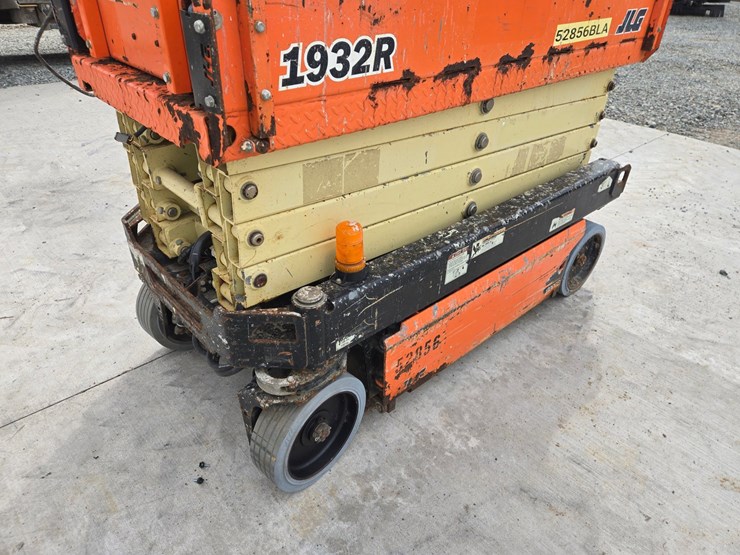 jlg-1932r-image-14