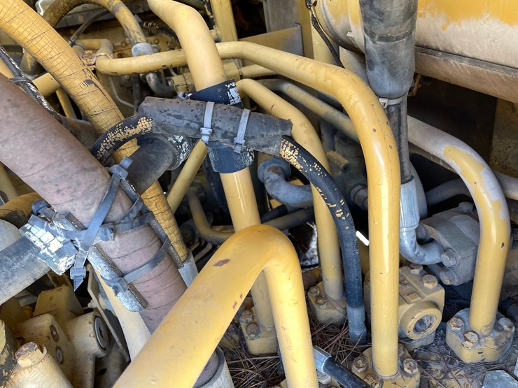 caterpillar-225-image-38