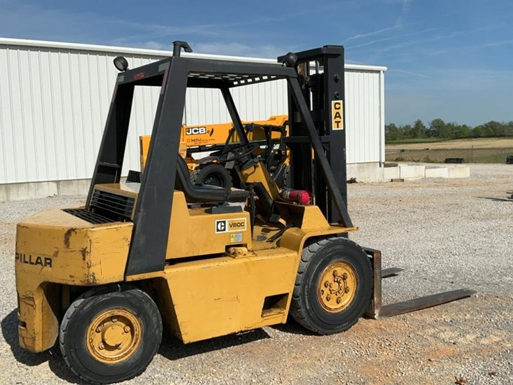 1976-caterpillar-v80c-image-5